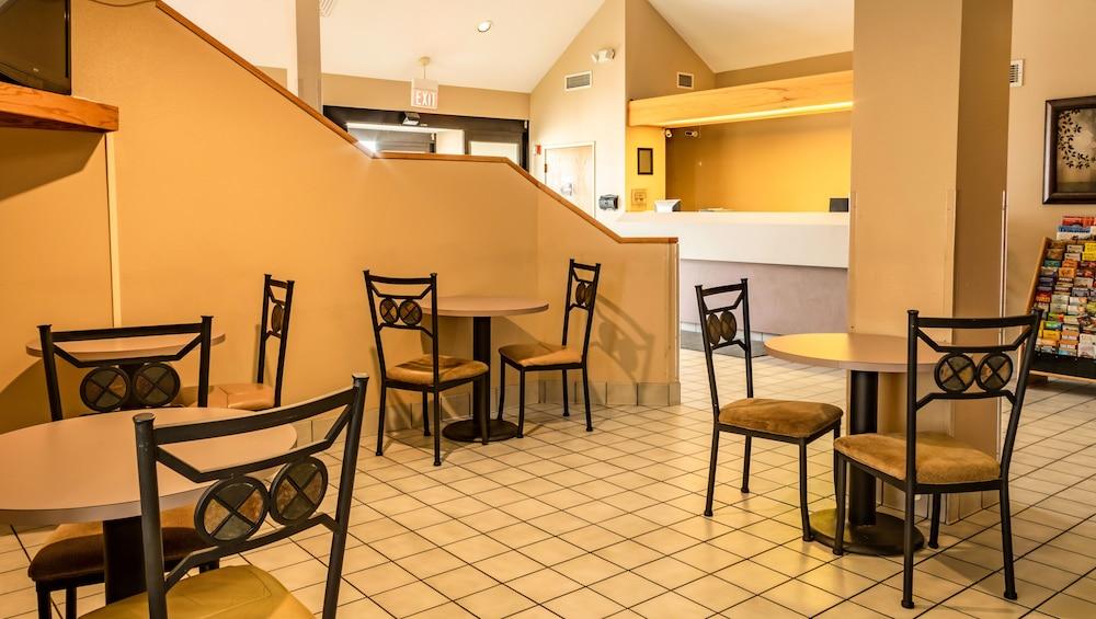 Oyo Hotel Lincoln Airport Ne, Hwy 80 المظهر الخارجي الصورة
